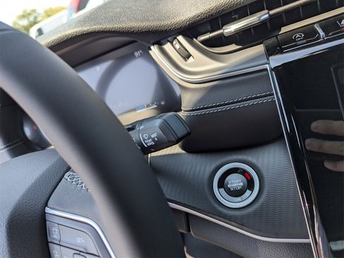 New 2025 Jeep Grand Cherokee 4WD image 23