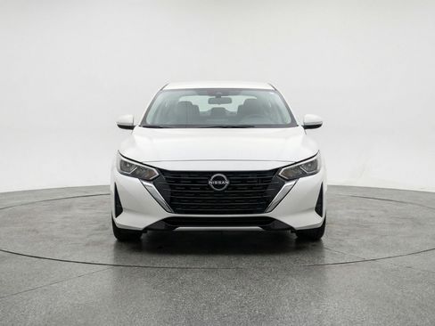 Used 2025 Nissan Sentra SV FWD image 2