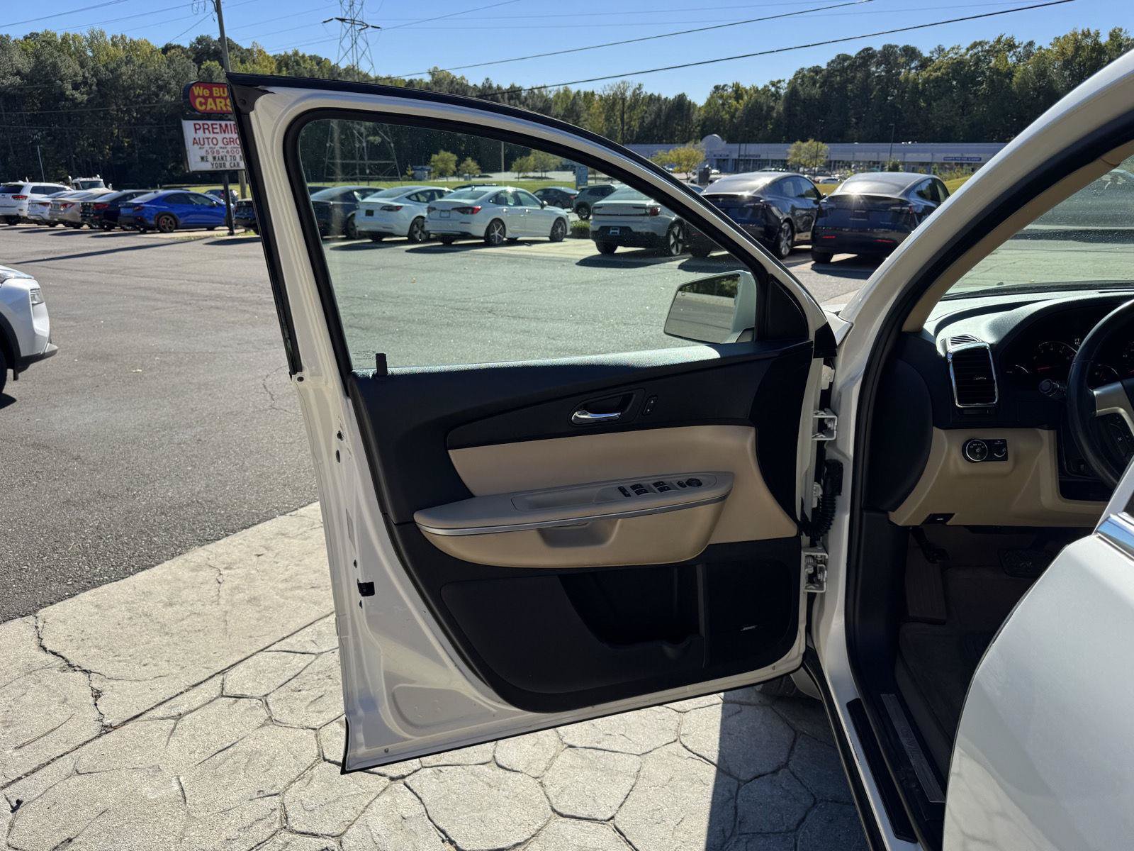 Used 2010 GMC Acadia SLT FWD image 5