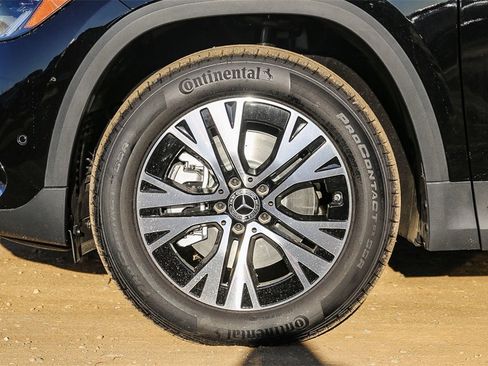 New 2025 Mercedes-Benz GLA 250 4MATIC image 11