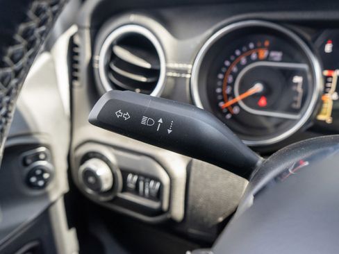 Used 2019 Jeep Wrangler Unlimited Sahara w/ Dual Top Group image 26