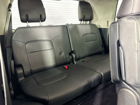 Used 2016 Toyota Land Cruiser image 35