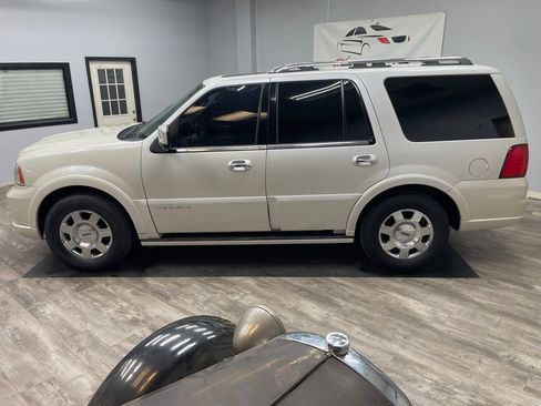Used 2006 Lincoln Navigator Ultimate image 7