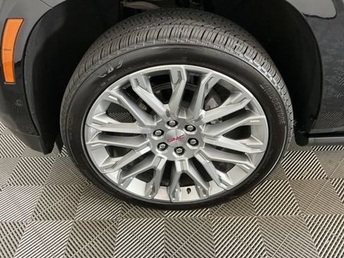 Used 2026 GMC Yukon Denali w/ Denali Reserve Package AWD/4WD image 35