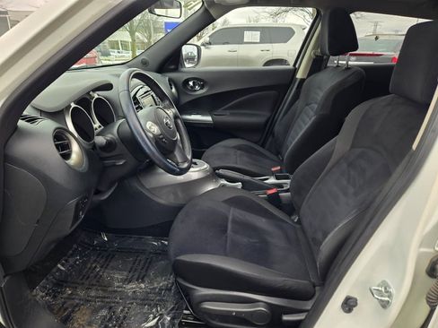 Used 2015 Nissan Juke SV w/ Technology Package image 18