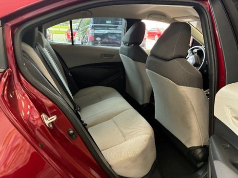 Used 2022 Toyota Corolla LE FWD image 31