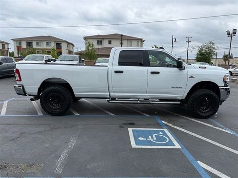 Used 2024 RAM 3500 Big Horn AWD/4WD image 4