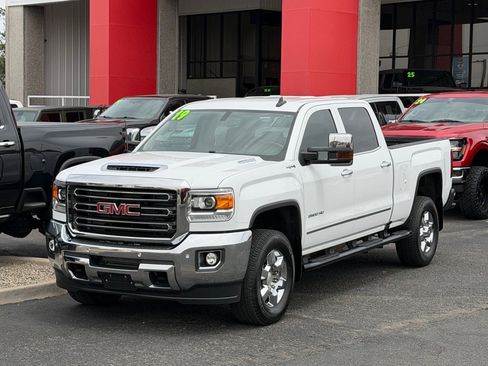 Used 2019 GMC Sierra 2500 SLT w/ Duramax Plus Package AWD/4WD image 43