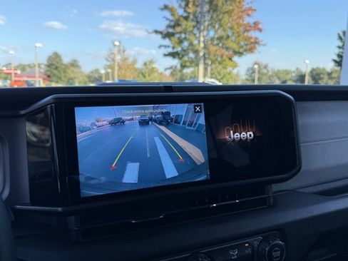 Used 2024 Jeep Wrangler Sport S image 17