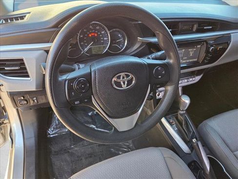 Used 2014 Toyota Corolla LE image 10