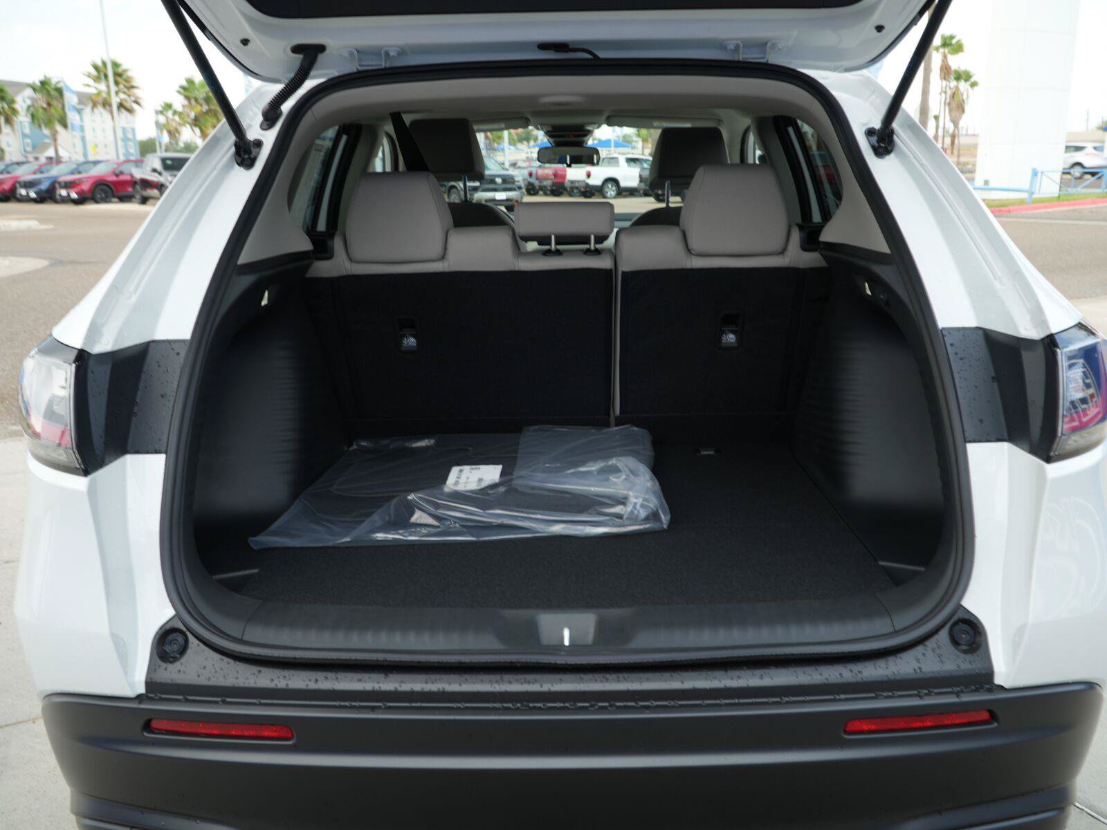 New 2027 Honda HR-V LX image 8