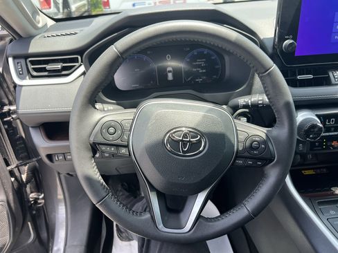 Used 2023 Toyota RAV4 Limited AWD/4WD image 18