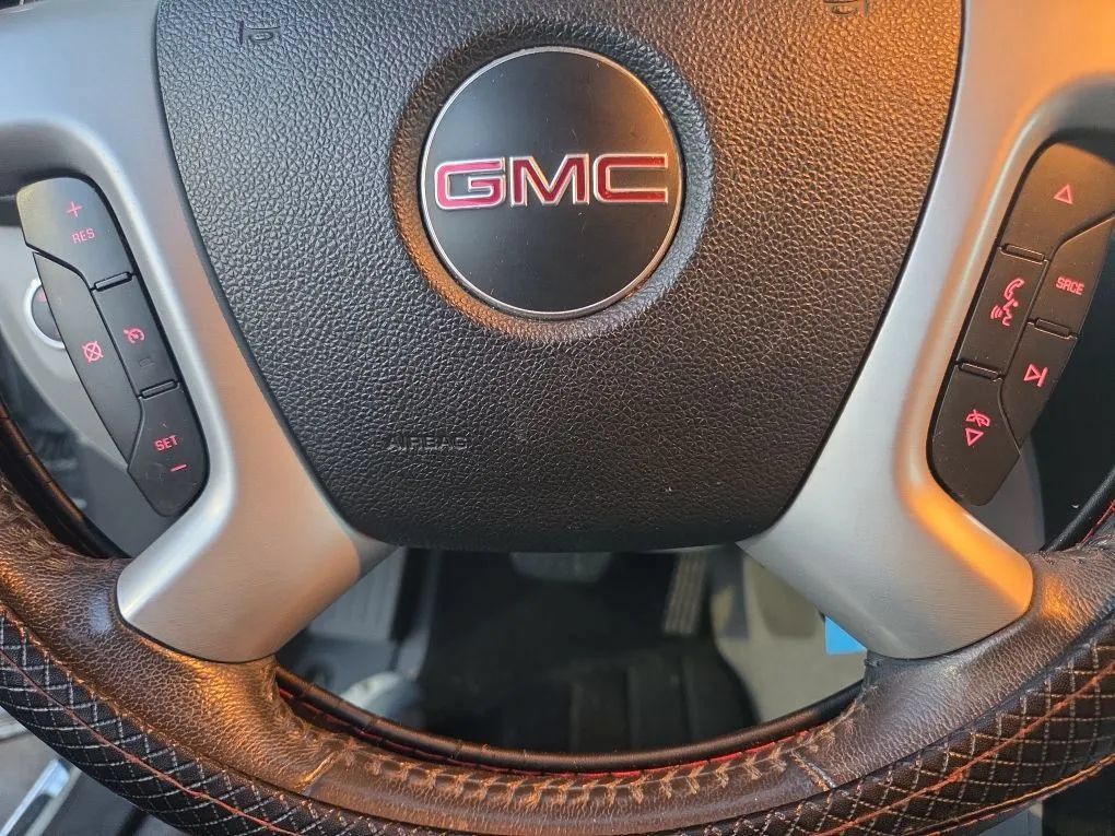 Used 2012 GMC Acadia SLT w/ LPO, 'HIT The Road' Package FWD image 13