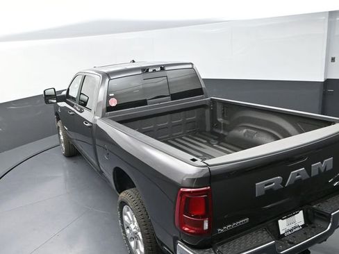 New 2026 RAM 2500 Laramie AWD/4WD image 16