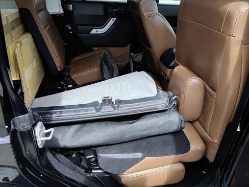 Used 2011 Jeep Wrangler Unlimited Sahara w/ Dual Top Group image 17