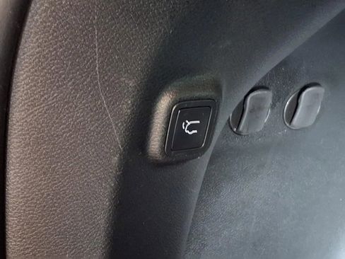 Used 2019 Jeep Cherokee Trailhawk image 7