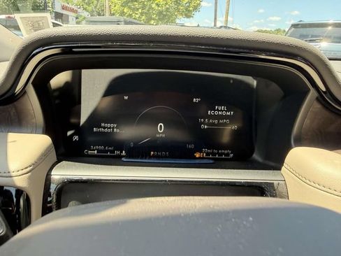Used 2022 Lincoln Nautilus Reserve AWD/4WD image 26