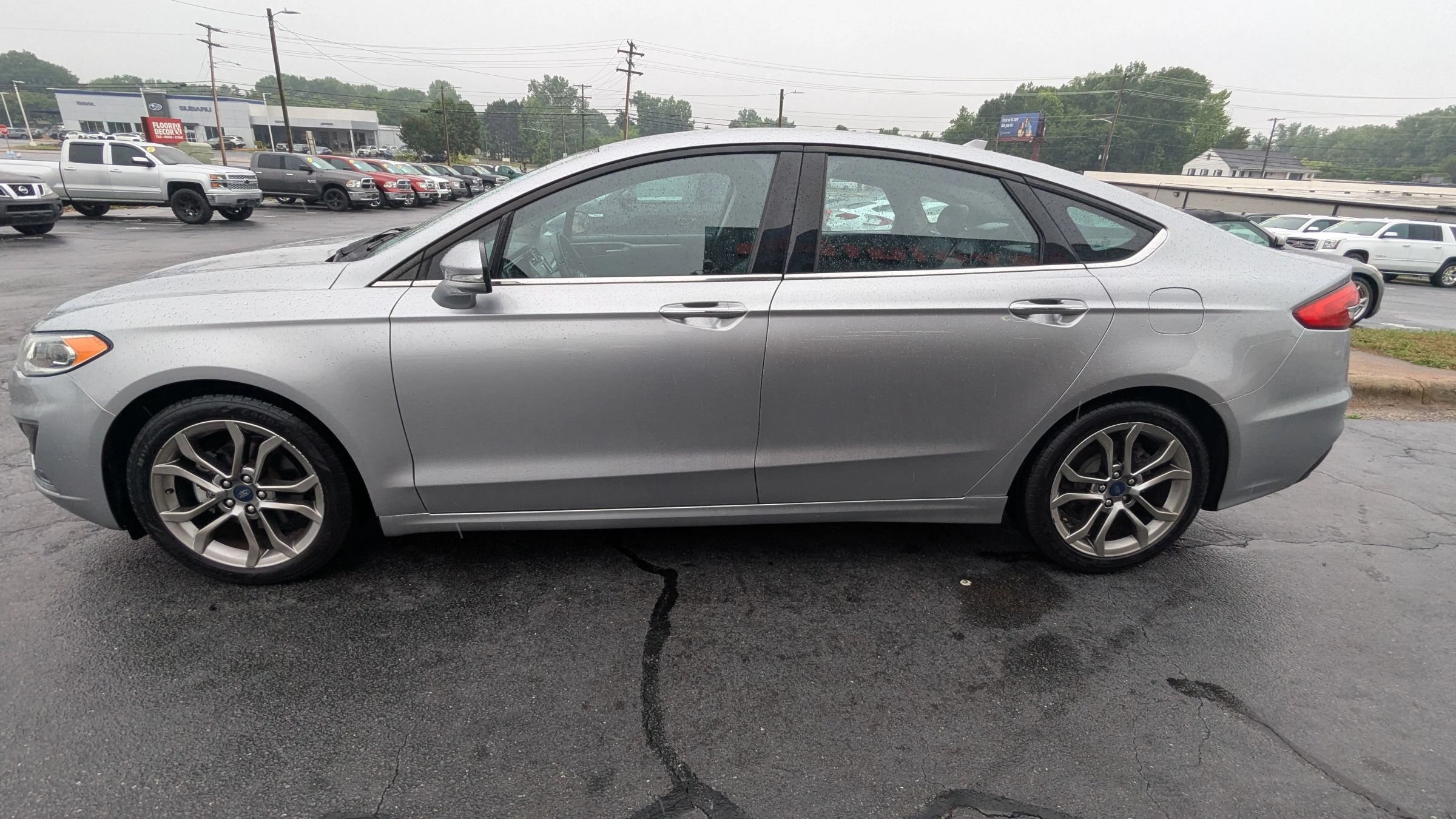 Used 2020 Ford Fusion SEL FWD image 4