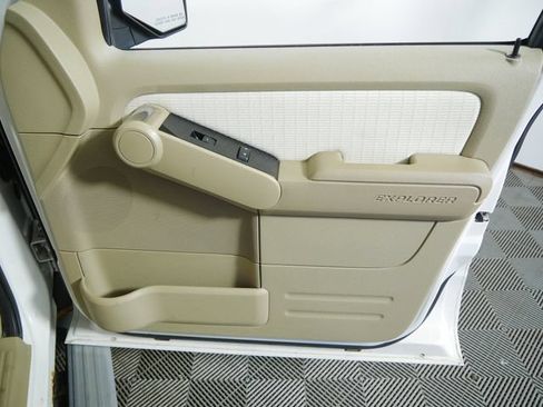 Used 2010 Ford Explorer XLT AWD/4WD image 12
