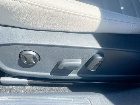 Used 2023 Volkswagen Jetta SE FWD image 20