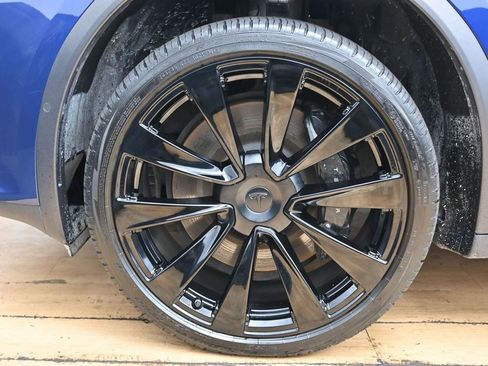 Used 2022 Tesla Model X image 47