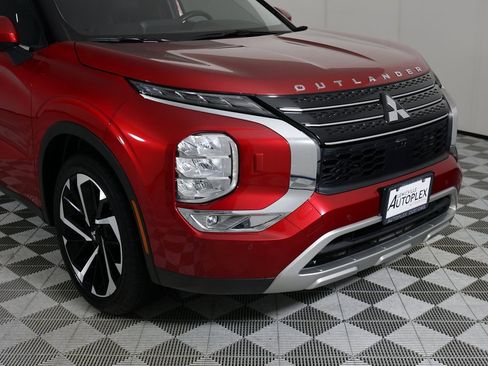 Used 2022 Mitsubishi Outlander SE image 41