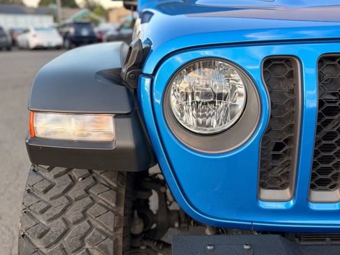 Used 2022 Jeep Gladiator Rubicon AWD/4WD image 11