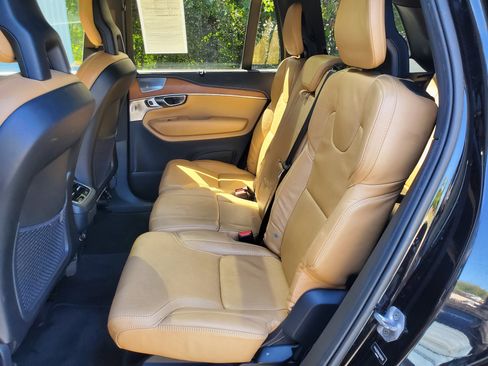 Used 2016 Volvo XC90 T6 image 32