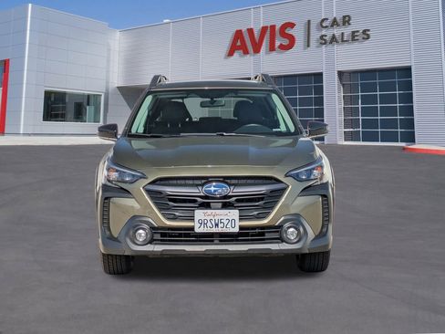 Used 2025 Subaru Outback Premium AWD/4WD image 2