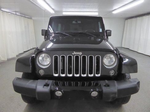 Used 2016 Jeep Wrangler Unlimited Sahara w/ Connectivity Group image 2