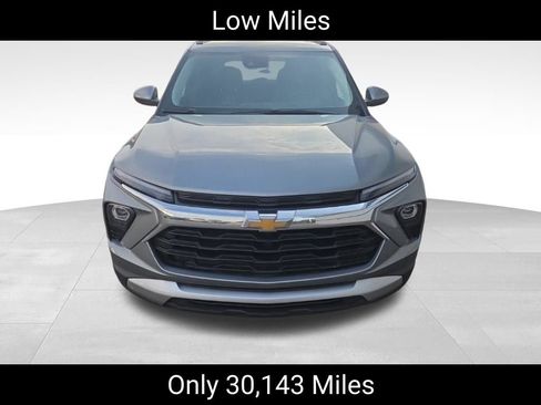 Used 2024 Chevrolet TrailBlazer LT w/ Convenience Package AWD/4WD image 2