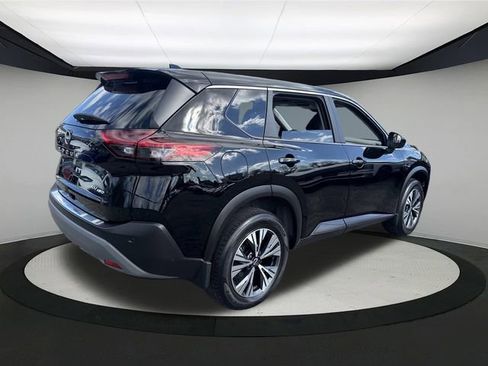 Used 2023 Nissan Rogue SV image 8