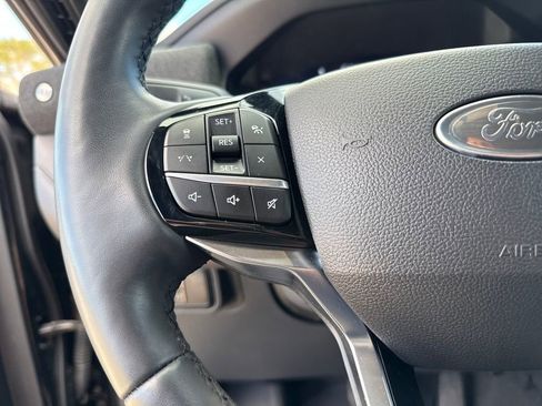 Used 2025 Ford Explorer Platinum image 16