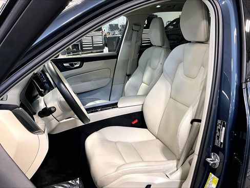 Used 2023 Volvo XC60 B5 Plus w/ Climate Package image 9