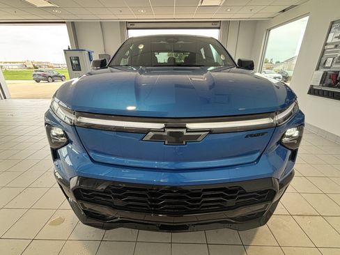 Used 2025 Chevrolet Silverado EV RST AWD/4WD image 5