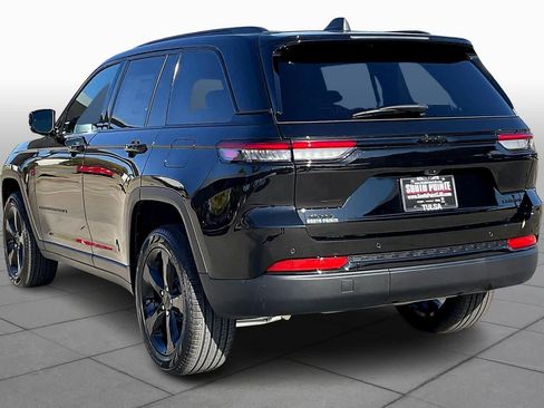 New 2025 Jeep Grand Cherokee Limited image 12