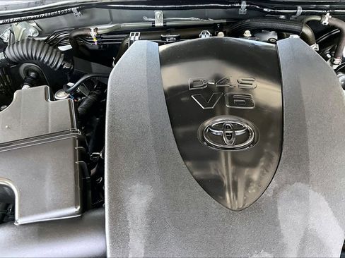 Used 2023 Toyota Tacoma TRD Sport w/ TRD Premium Sport Package AWD/4WD image 33