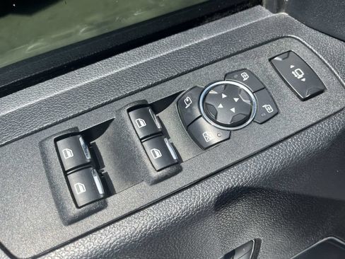 Used 2017 Ford F250 Lariat w/ Lariat Value Package AWD/4WD image 19