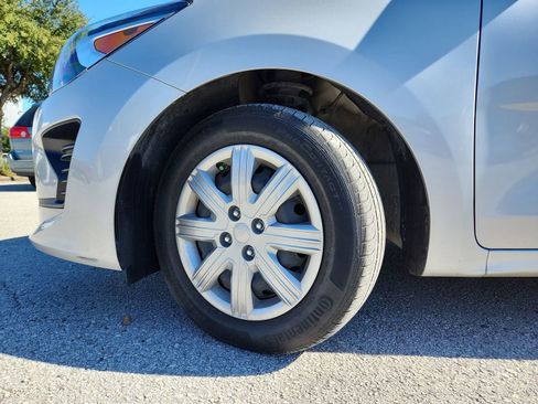 Used 2023 Kia Rio LX image 28