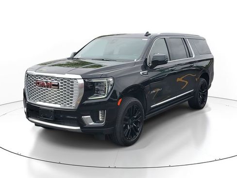 Used 2021 GMC Yukon XL Denali w/ Denali Premium Package AWD/4WD image 2