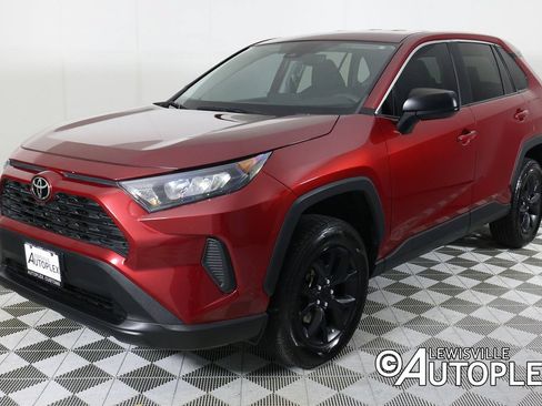 Used 2022 Toyota RAV4 LE FWD image 9