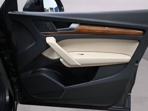 Used 2022 Audi Q5 e Premium image 19