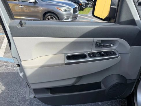 Used 2008 Jeep Liberty Limited w/ Premium Group II image 28