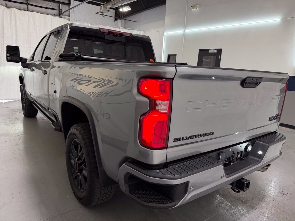 Used 2024 Chevrolet Silverado 2500 High Country w/ Technology Package AWD/4WD image 23