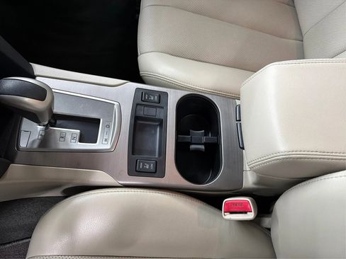 Used 2011 Subaru Outback 2.5i Limited AWD/4WD image 30