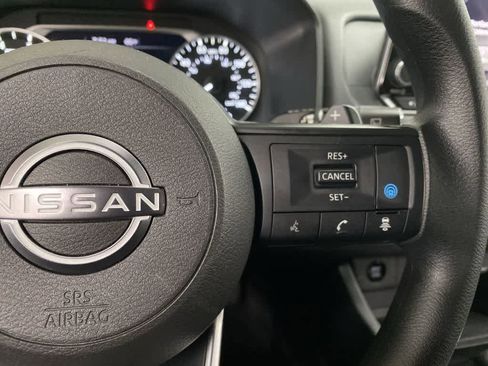 Used 2024 Nissan Rogue SV image 21