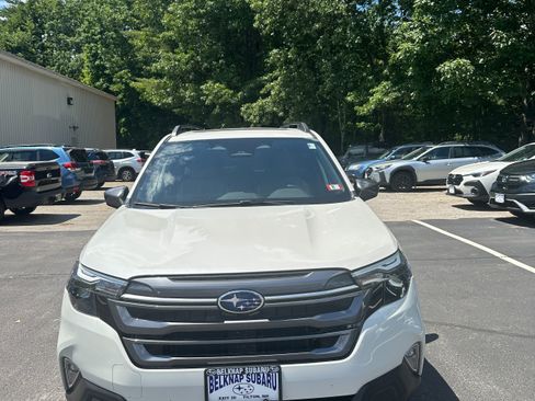 Used 2025 Subaru Forester Premium AWD/4WD image 2