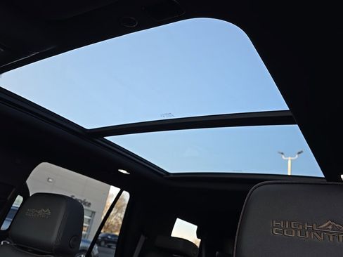 Used 2024 Chevrolet Tahoe High Country w/ Premium Package 2 image 26