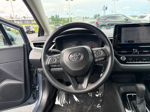 Used 2025 Toyota Corolla LE FWD image 27