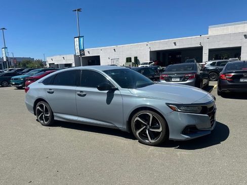 Used 2022 Honda Accord Sport image 2